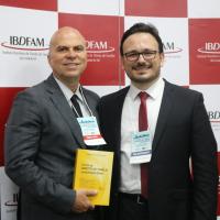 Ao lado do amigo Conrado Paulino da Rosa, que prestou um excelente trabalho , ao longo de trs mandatos,  frente do IBDFAM